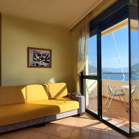 Lungomare 2d Apartment Vlore